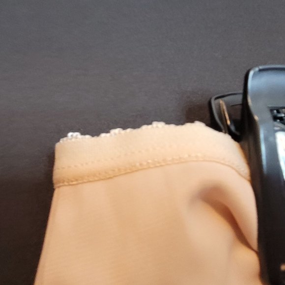 Vintage Slip Long Vasarette Beige Tan lace Trim Size Med Elastic Stretched Out - Picture 3 of 5